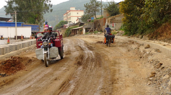 Cycling Yunnan: a challenging (re)start